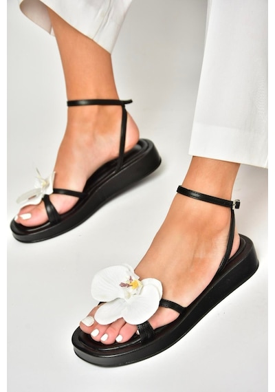 Fox Shoes U342962709 Siyah Yapay Çiçek Aksesuarlı Kadın Sandalet Siyah-suni Deri Siyah