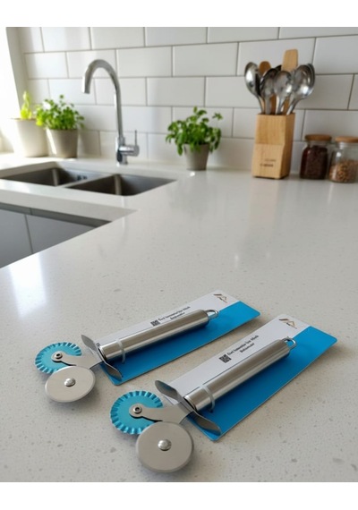 Paslanmaz Çelik Ergonomik Pizza Ve Hamur Kesici Rulosu Metalik