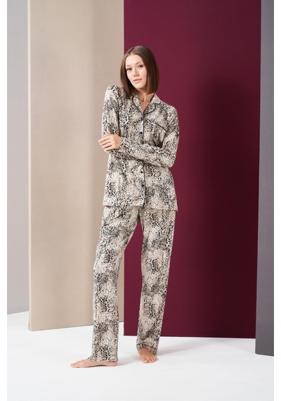 Pjs 26021 Kadın Önden Düğmeli Patlı Leopar Desenli Uzun Kollu Pijama Takım Siyah Pjs 26021 Kadın Önden Düğmeli Patlı Leopar Desenli Uzun Kollu Pijama Takım Siyah