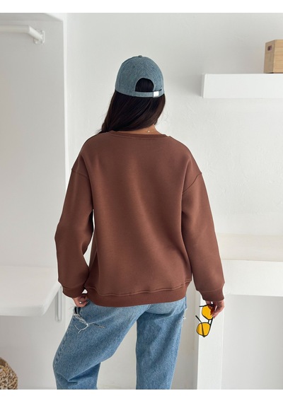 Kadın Kalp Nakışlı Sweatshirt Sade & Sevgi Dolu Stil Kahverengi