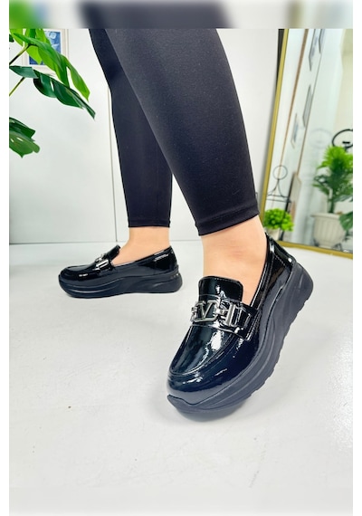 Günlük Kadın Loafer V Tokalı Kalın Topuklu Tırtıklı Tabanlı Oval Burunlu Makosen Ayakkabı 7697 SIYAH RUGAN Günlük Kadın Loafer V Tokalı Kalın Topuklu Tırtıklı Tabanlı Oval Burunlu Makosen Ayakkabı 7697 SIYAH RUGAN