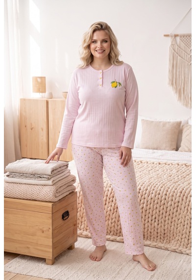 Seboteks Şardonlu İnterlok Kumaş Yakası Düğmeli Kışlık Büyük Beden Kadın Pijama Takımı 2700 Pembe Seboteks Şardonlu İnterlok Kumaş Yakası Düğmeli Kışlık Büyük Beden Kadın Pijama Takımı 2700 Pembe