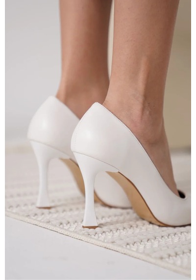 Trendella Mat Beyaz Kadın Stiletto Tr18ms03d Siyah