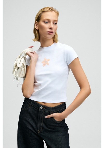 ETHIQUET ZEFIRA Kadın Bisiklet Yaka Kısa Kollu Önü Boncuk İşleme Detaylı Slim Beyaz / Desenli T-Shirt ETHIQUET ZEFIRA Kadın Bisiklet Yaka Kısa Kollu Önü Boncuk İşleme Detaylı Slim Beyaz / Desenli T-Shirt