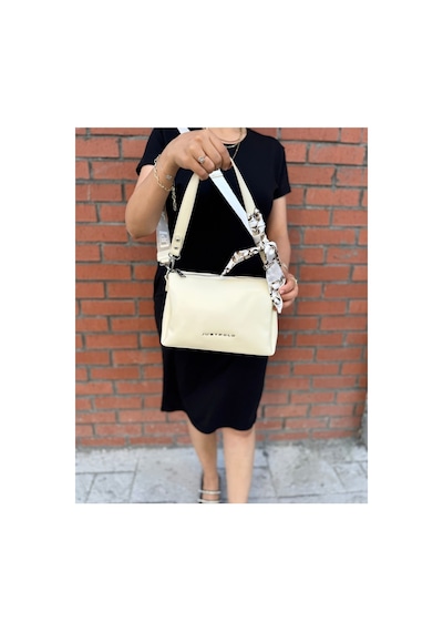 Just Polo Kadın Premium Şal Detaylı Yumuşak Deri Ayarlanabilir Askılı Çapraz El Ve Omuz Çantası Ebat : 28 X 18 Cm Krem