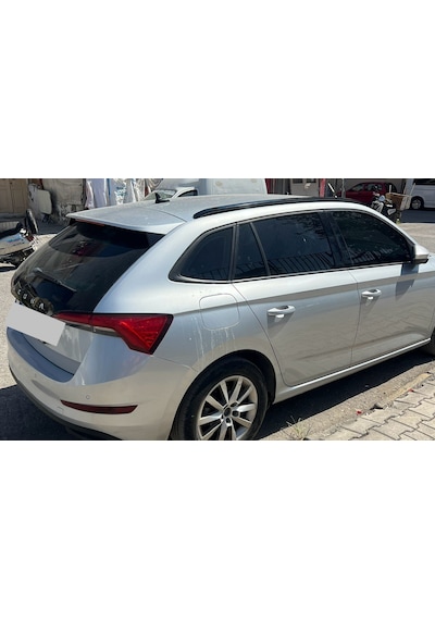 Skoda Scala 2019 Sonrası Tavan Çıtası Parlak Siyah