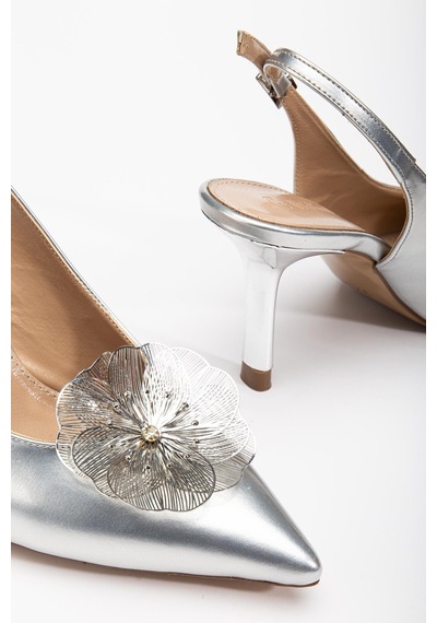 Dilimler Ayakkabı Kadın Abiye Stiletto Gümüş Rugan Metal Çiçek Aksesuarlı Galvaniz Ökçe Kaplamalı-3672 Gümüş Dilimler Ayakkabı Kadın Abiye Stiletto Gümüş Rugan Metal Çiçek Aksesuarlı Galvaniz Ökçe Kaplamalı-3672 Gümüş