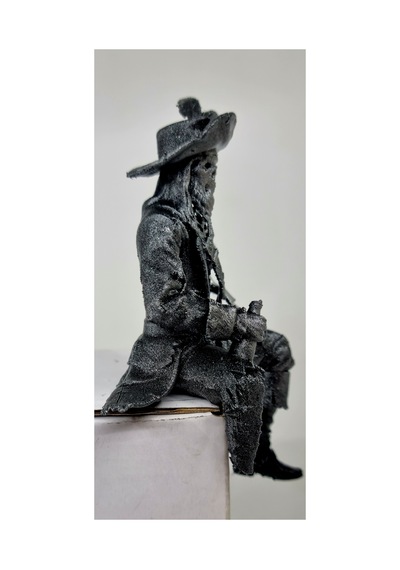 Oturan Hector Barbossa Figür Yarı İskelet 10 Cm Karayip Korsanları
