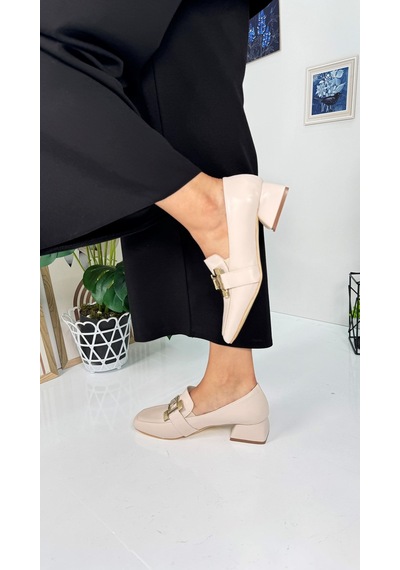 Günlük Kadın Loafer Topuklu Toka Ve Dikiş Detaylı Bağcıklı Küt Burunlu Ayakkabı 700 Bej Günlük Kadın Loafer Topuklu Toka Ve Dikiş Detaylı Bağcıklı Küt Burunlu Ayakkabı 700 Bej