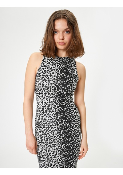 Koton Leopar Desenli Midi Elbise Kolsuz Slim Fit Yırtmaç Detaylı Siyah Desenli 4sal80259ık Siyah Koton Leopar Desenli Midi Elbise Kolsuz Slim Fit Yırtmaç Detaylı Siyah Desenli 4sal80259ık Siyah
