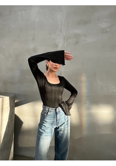 Msm Fashion Kadın Bluz İspanyol Kol Dikiş Ve Bağlama Detaylı Sırt Dekolteli U Yaka Bluz Siyah Msm Fashion Kadın Bluz İspanyol Kol Dikiş Ve Bağlama Detaylı Sırt Dekolteli U Yaka Bluz Siyah
