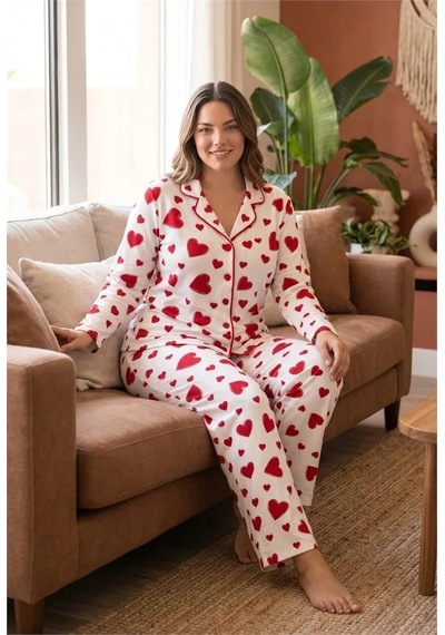 Go İthalat Pamuklu Yumuşak Dokulu Büyük Beden Kırmızı Desenli Biyeli Düğmeli Uzun Kollu Pijama Takımı Beyaz