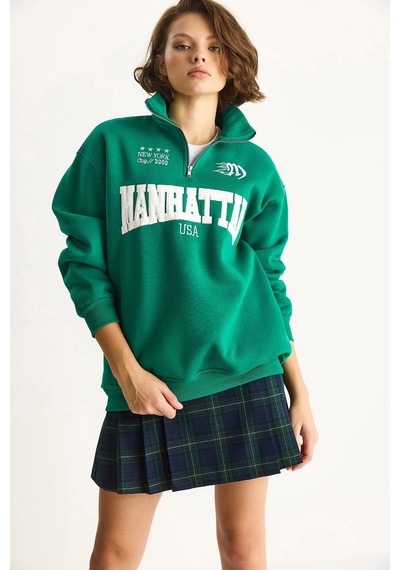 Shade Kadın Nakışlı Yarım Fermuarlı Polo Yaka Şardonlu Oversize Sweatshirt 10002 60283528 - Yeşil Shade Kadın Nakışlı Yarım Fermuarlı Polo Yaka Şardonlu Oversize Sweatshirt 10002 60283528 - Yeşil