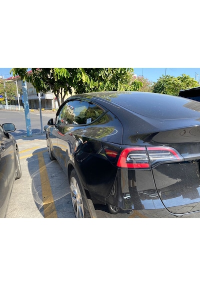 Tesla Model Y 2019-2024 Arası Uyumlu Cam Rüzgarlık 4 Lü Set Siyah Şık Ve Fonksiyonel Tasarım