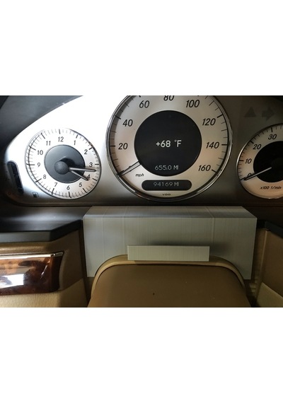 Mercedes 2009 E-350 Gösterge Paneli İçin İphone 10 Tutucu