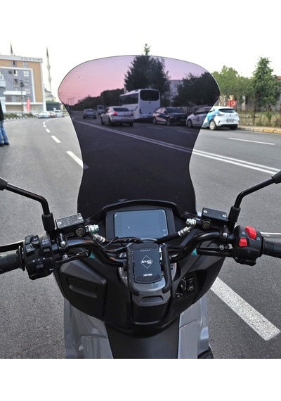 Motocam Motolüx Mcx 125 Ön Cam 2024-2026 Model 68cm Siyah Renkli 4mm