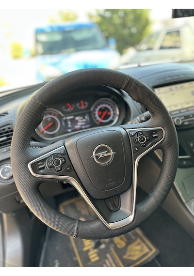 Opel Insignia Sport Araca Özel Direksiyon Kılıfı