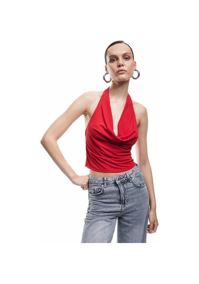 Koton Sandy Kumaş Boyundan Bağlamalı Sırt Dekolteli Degaje Yaka Crop Bluz Kırmızı 5sak10110uk Koton Sandy Kumaş Boyundan Bağlamalı Sırt Dekolteli Degaje Yaka Crop Bluz Kırmızı 5sak10110uk