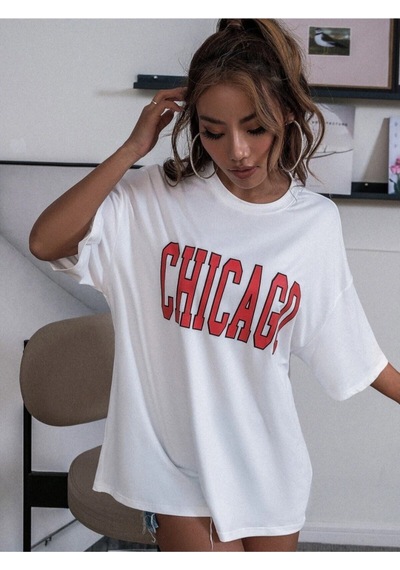 Flood Of Style Kadın Beyaz Chicago Baskılı Düşük Omuz Oversize Bisiklet Yaka T-shirt