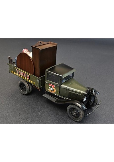 Miniart "38013 Montajlık Model Soviet 1.5 Ton Cargo Truck"