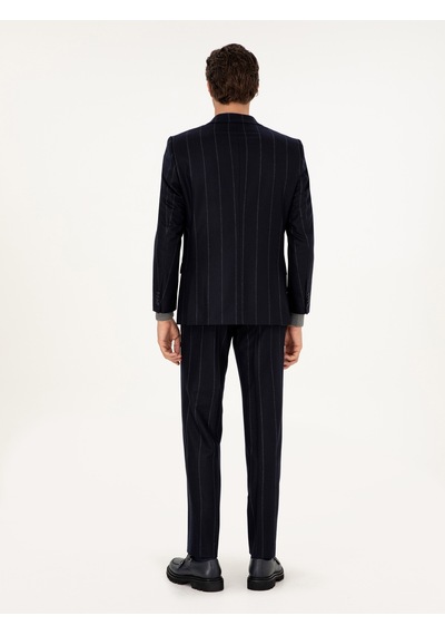 Cacharel Koyu Lacivert Slim Fit Çizgili Yün Takım Elbise Cacharel Koyu Lacivert Slim Fit Çizgili Yün Takım Elbise