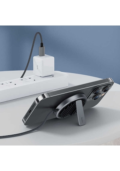 Benks MFM01 MFI Sertifikalı Standlı 15W Hızlı Şarj Özellikli Magsafe PD Wireless Şarj Aleti Benks-25415 Siyah