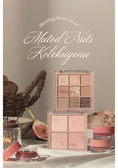 Dasique Karıştırılabilir Renk Tonlarına Sahip 4 Lü Allık Paleti Blending Mood Cheek 10 Muted Nuts 10 Muted Nuts