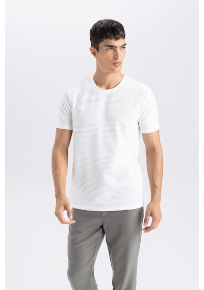 DeFacto Slim Fit Dar Kesim Bisiklet Yaka Basic Düz Kısa Kollu Tişört M6608AZ25SPER105
