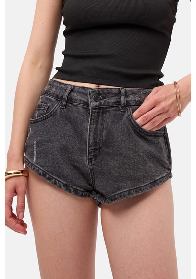 it's basic Kadın Koyu Füme 11s6-1 Süper Mini %100 Koton Denim Şort Çok Renkli