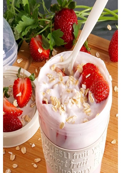 Beyaz Take N Go Kaşıklı Hazneli Meyveli Yoğurt Kabı Piknik Atıştırmalık Müsli Granola Süt Bardak