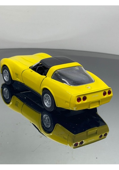 1.36 Ölçek Chevrolet Corvette 1982 Model Oyuncak Araba - Sarı