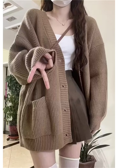 Kadın Oversize Cepli Düğmeli V Yaka Triko Hırka Krem