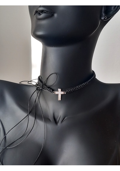 Gümüş Işıltılı Örme Siyah Haç İp Tasarım Kadın Choker Kolye