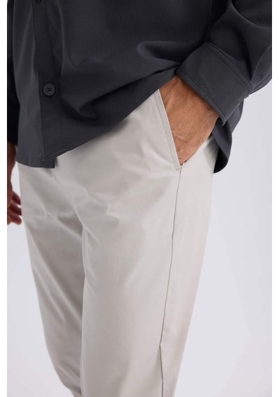 DeFacto %100 Pamuk Yazlık Jogger Chino Pantolon Beli Bağcıklı Cepli Düz Paça Z9933AZ25SPGR94