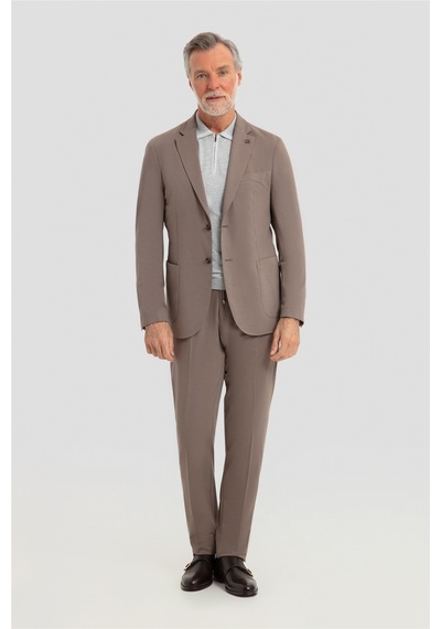 Sabri Özel Erkek Vizon Dar Kesim Slim Fit Modal Kumaş Mono Yaka Lastikli Bel Astarsız 6 Drop Takım Elbise Sabri Özel Erkek Vizon Dar Kesim Slim Fit Modal Kumaş Mono Yaka Lastikli Bel Astarsız 6 Drop Takım Elbise