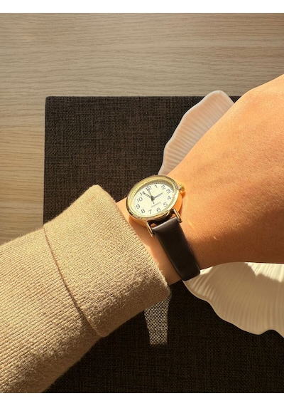 Retro Minimal Deri Kordon Vintage Kadın Kol Saati Yuvarlak Kasa Altın