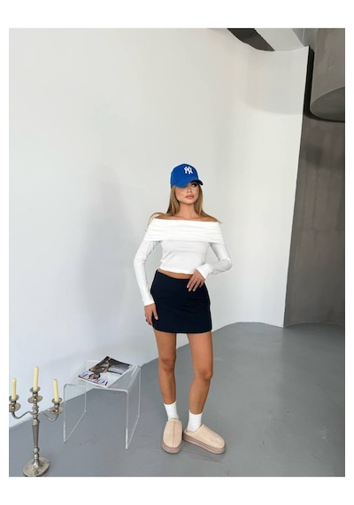 Kechi Woman Dalgıç Kumaş Madonna Yaka Crop Beyaz