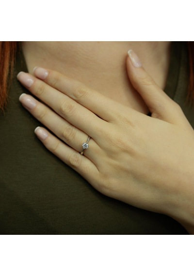 Lova E Renk 0,29 Karat Pırlanta Tektaş Yüzük - HRD Sertifikalı