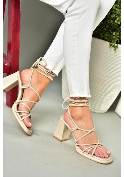Fox Shoes S282470509 Bej Kalın Topuklu Bağlamalı Kadın Ayakkabı Bej