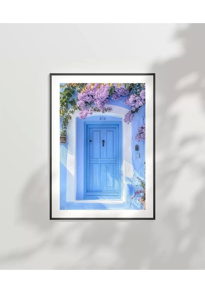 Çerçevesiz Poster Çiçeklerin Ardındaki Kapı