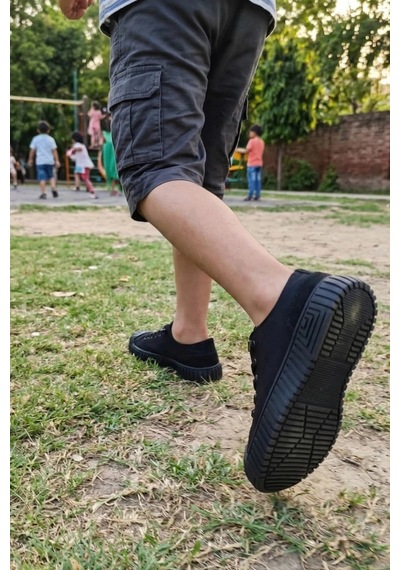 In Step Unisex Çocuk Siyah Lifestyle Günlük Ayakkabı - Dayanıklı Tırtıklı Kalın Taban
