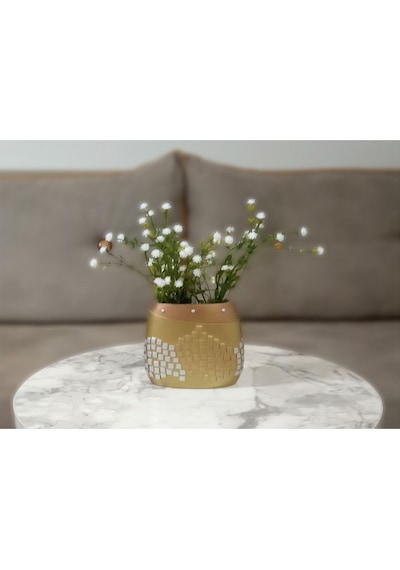 Vazoda Beyaz Yapay Çiçek Dekoratif Altın Mozaik Poliresin Vazo Dahil 10 x 15 x 5 CM