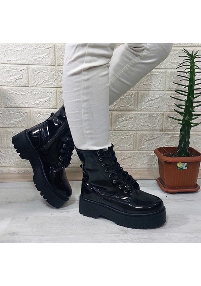 M.p 1425 Siyah Rugan 4cm Tabanlı İçi Tüylü Polar Parlak Kadın Bot 001