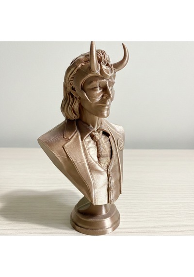 Loki Laufeyson Dekoratif Masaüstü Aksesuarı - İkonik Boynuzlu Kask Detaylı Büst 16x8 Cm