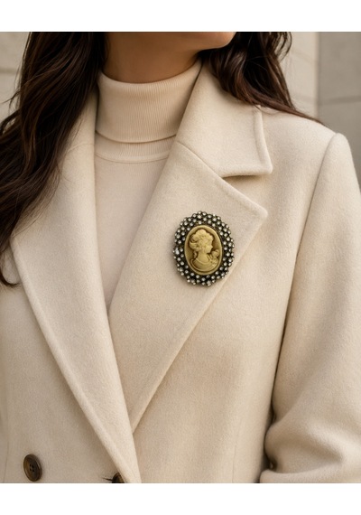 Vintage Cameo Kadın Silüeti Taşlı Broş Antik Tasarım Zarafet Aksesuarı Açık Gri