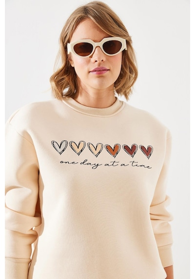Shade Kadın Üç İplik Şardonlu Renkli Kalp Baskılı Sweatshirt Mbhs007 60601007 - Bej