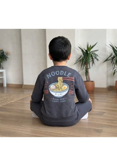 Noodle Sırt Baskı Detaylı Antrasit Erkek Çocuk Sweatshirt Ve Eşofman 3 İplik Alt Üst Takım Siyah Noodle Sırt Baskı Detaylı Antrasit Erkek Çocuk Sweatshirt Ve Eşofman 3 İplik Alt Üst Takım Siyah