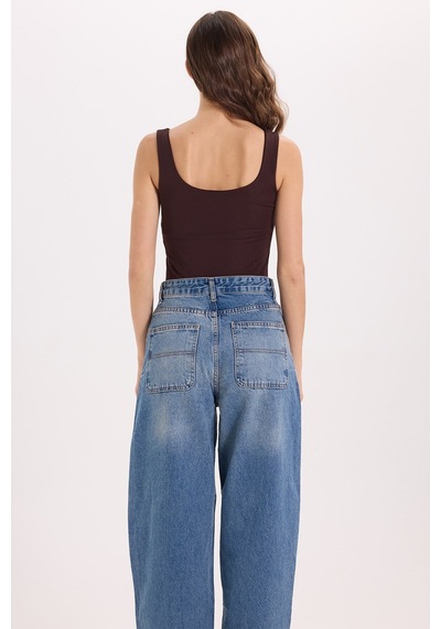 Tudors Kadın Slim Fit Dar Kesim Askılı Kare Yaka Sırtı Açık Sandy Kumaş Çıtçıtlı Kahverengi Body-51249