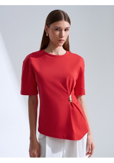 Dilvin 32445 Aksesuar Detaylı Basic T-shirt-kırmızı