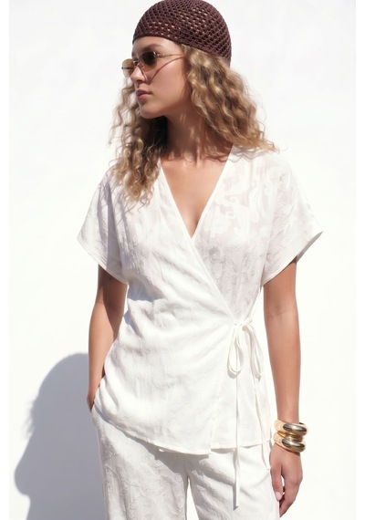 Sateen Lily Kimono - Ekru-137520